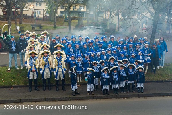 KVK Kelberg blau-weis feiert schon seit fast 51 Jahren die Karnevalstradition und damit aktive Brauchtumspflege in der Eifel. Mit fast 300 Mitgliedern ist er der größte Verein in Kelberg. Und kann immer noch Jung und alt begeistern aufzustehen und mitzumachen.