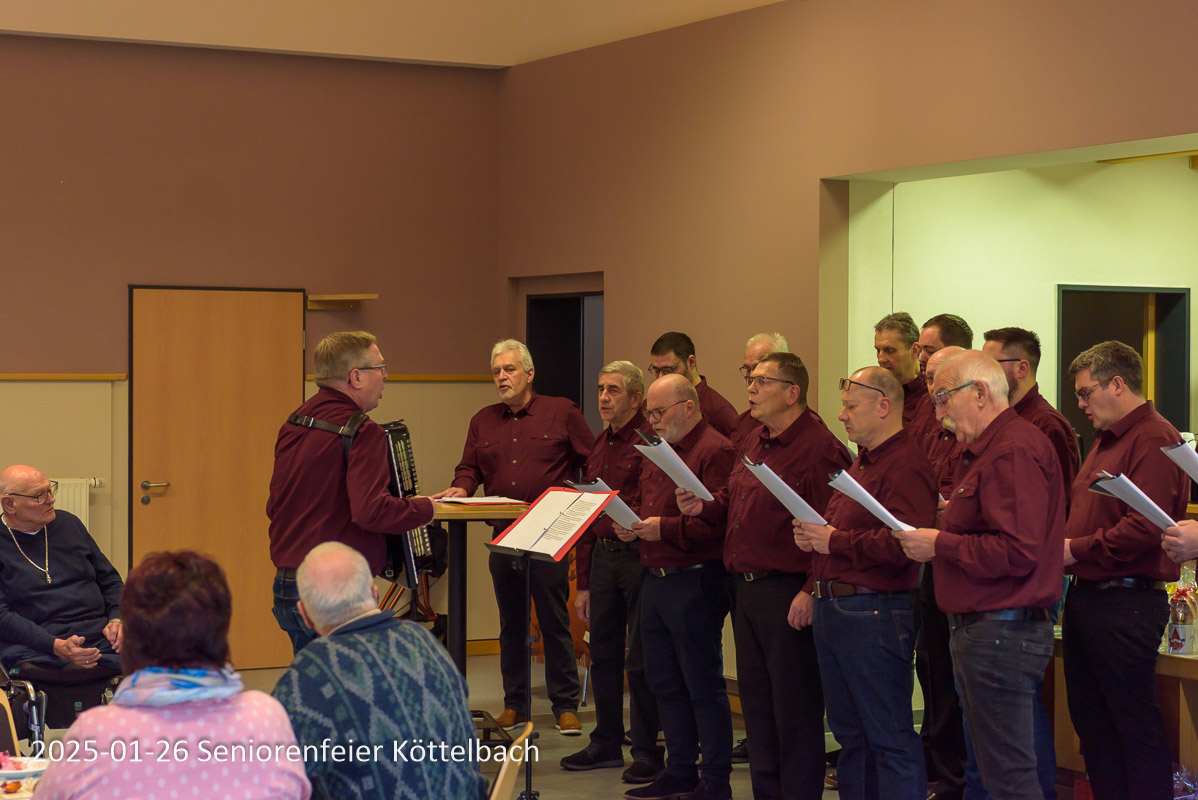Alljählich wird von der Ortsgemeinde Kelberg im Gmeiende Haus von Köttelbach eine Seniorenfeier ausgerichtet. Neben Kaffee Kuchen waren auch noch im Programm: Die Martins - Singer, eine Ehrung für treue 30 Jahre Arbeit in der Ort. und Verbandgeimeinde. Einem Humorvollen Vortrag einer Anwohnerin. Geleitet wurde der Nachmittag duch den neuen Ortbürgermeister Michael Hoffmann aus Zermüllen